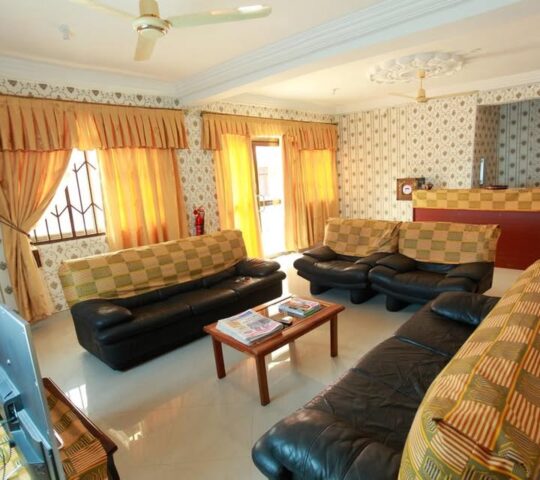 Larry-Dort Guest House